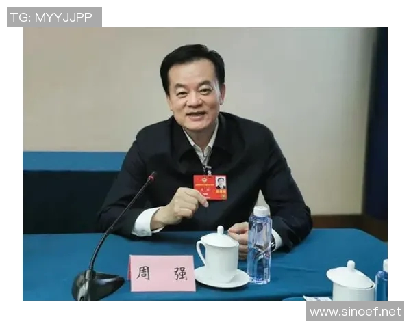 周强专访：从职业选手到电竞领军者的英雄联盟成长之路