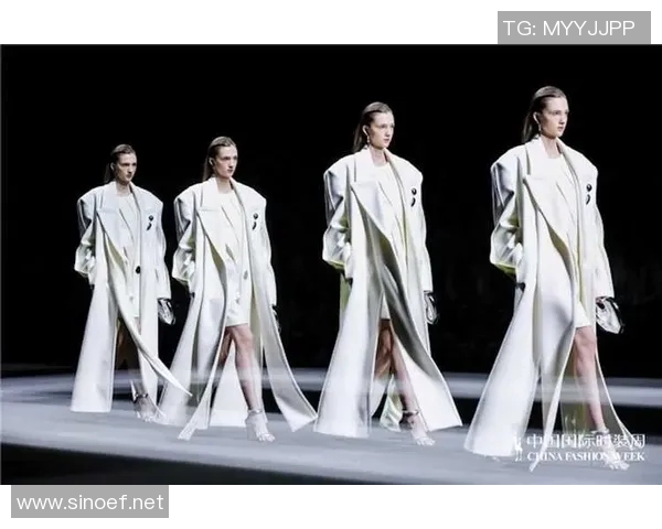 创新设计引领时尚潮流全解析从面料到款式打造个性化服饰体验