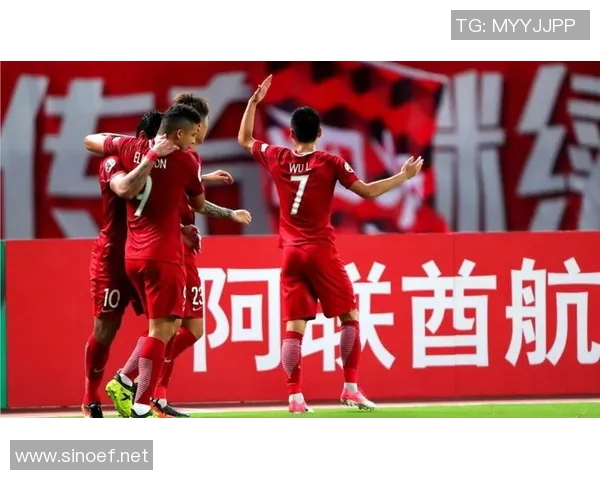 亚冠激战上港对决素可泰全力争胜展现球队实力与风采